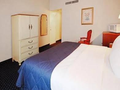 Clarion Hotel & Conference Center نورثهامبتون المظهر الخارجي الصورة