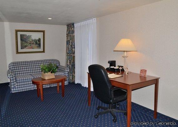 Clarion Hotel & Conference Center نورثهامبتون المظهر الخارجي الصورة